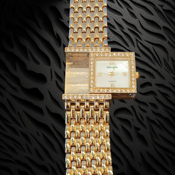 Rare Gruen Bangle Quartz Watch, Reversible Dial, 21MM MOP Dial, Japan Movement main image 8